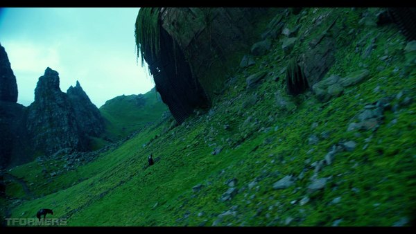 Transformers The Last Knight Theatrical Trailer HD Screenshot Gallery 004 (4 of 788)